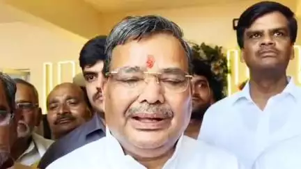 शिकोहाबाद: सपा के प्रदेश अध्यक्ष के बयान पर फ़िरोज़ाबाद पहुँचे योगी सरकार के मंत्री जयवीर सिंह ने किया पलटवार