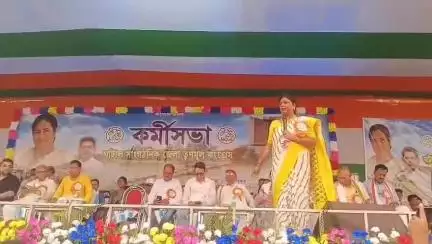 কেশপুর: "একাধিক গ্রুপ নয়, একহয়ে লড়াই করে আড়াইশোর বেশি আসন জয় করে বিজেপিকে জবাব দেবো আমরা": ঘাটালে শিউলি সাহা