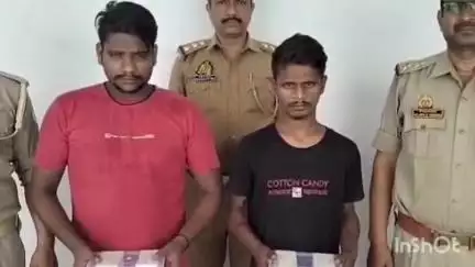 गोरखपुर: GRP पुलिस गोरखपुर ने रेलवे स्टेशन और ट्रेनों में चोरी करने वाले 2 अभियुक्तों को गिरफ्तार कर, 4 मोबाइल फोन किए बरामद