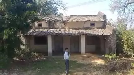 मझौली: मडवास सिंचाई विभाग एनीकट की जर्जर बिल्डिंग, नहर सफाई के नाम पर लाखों का गोलमाल