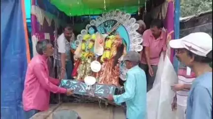 মহিষাদল: দেব দেবির মুর্তি ভাঙ্গার ঘটনায় রাজনৈতিক তর্জা মহিষাদলে মহিষাদল থানায় অভিযোগ দায়ের তদন্তে পুলিশ