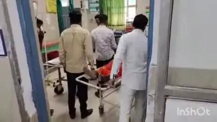 कायमगंज: अलीगंज-कायमगंज मार्ग पर गांव ससोता के पास सड़क हादसे में स्कूटी सवार मां की हुई मौत, बेटी हुई घायल