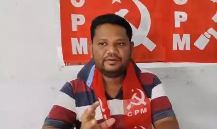 అసిఫాబాద్: ఇందాని, సరాండి గ్రామాల రోడ్లు అస్తవ్యస్తం, వాహనదారులు ఇబ్బందులు పడుతున్నారు: CPM జిల్లా కార్యదర్శి వర్గ సభ్యులు దుర్గం దినకర్