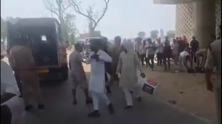 पुवायां: खुटार थाना क्षेत्र में सड़क हादसे में माता-पिता गंभीर रुप से घायल, बेटे की इलाज के लिए जाते समय हुई मौत