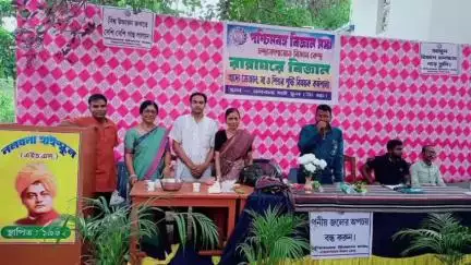 গড়বেতা ৩: নলবোনা হাই স্কুলে পশ্চিমবঙ্গ বিজ্ঞান মঞ্চের ব্যবস্থাপনায় আয়োজিত রান্নাঘরে বিজ্ঞান নামক কর্মশালা