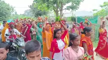 बसंतपुर: 48 घंटे के अष्टयाम को लेकर बसंतपुर मे निकाली गई भव्य कलश शोभायात्रा, राजद नेता बैद्यनाथ मेहता हुए शामिल