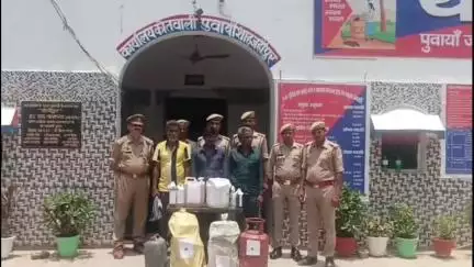 पुवायां: पुवाया थाना पुलिस ने कच्ची शराब बनाने के मामले में 6 अभियुक्तों को किया गिरफ्तार, भेजा जेल