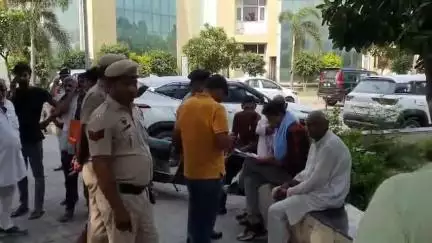 पानीपत: जमीनी विवाद में पंचायत के दौरान चचेरे भाई की चाकुओं से गोदकर हत्या, भाई पर भी हमला
