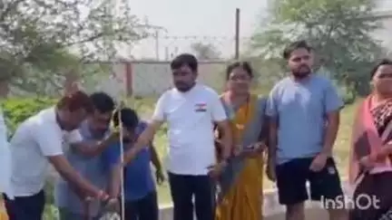 बेमेतरा: बेमेतरा के गौशाला परिसर में किसान समिति द्वारा आयोजित पौधारोपण कार्यक्रम में नगर पालिका अध्यक्ष हुए शामिल