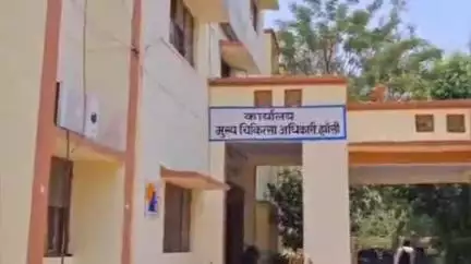 झांसी: मुख्य चिकित्सा अधिकारी कार्यालय में मातृ शिशु कल्याण महिला कर्मचारी संघ का चुनाव सम्पन्न, सरोज बनीं जिलाध्यक्ष