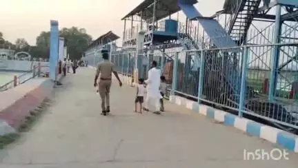 धामपुर: शेरकोट के खो बैराज पर दुर्घटना को देखते हुए पुलिस ने खो नहर में नहाने पर लगाई रोक, पुलिस की तैनात