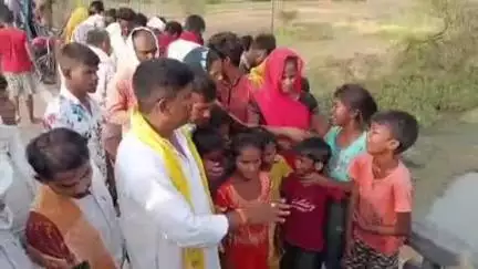 राजपुर: बसही पुल के पास ट्रक ने मोटरसाइकिल को टक्कर मारी, एक महिला की मौत, एक घायल, पुलिस मौके पर पहुंची