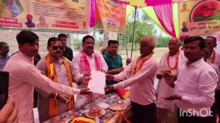 हरदोई: अहिरोरी ब्लाक सभागार में कृषि विभाग द्वारा विकास खंड स्तरीय किसान गोष्ठी एवं प्रदर्शनी का आयोजन किया गया