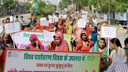 झुंझुनू: वंदे गंगा जल संरक्षण जन अभियान के तहत झुंझुनू नगर परिषद ने निकाली जागरूकता रैली
