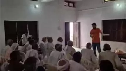 रोहतक: गांव मदीना में सिंचाई विभाग के अधिकारी ने किसानों के साथ की मीटिंग, समस्या समाधान का दिया आश्वासन