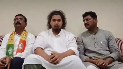 माळशिरस: देशात फक्त वंचित बहुजन आघाडीमध्ये पक्षातील तक्रारी घेण्यासाठी समीक्षा आघाडी : वंचित बहुजन आघाडी युवा नेते सुजात आंबेडकर