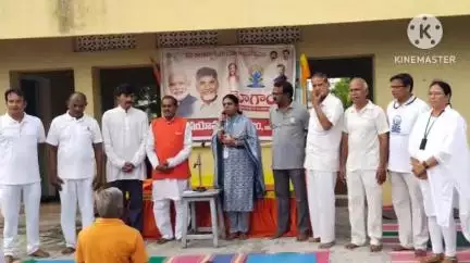 అనకాపల్లి పట్టణంలో యోగ ప్రత్యేక కార్యక్రమం, ఉత్సాహంగా పాల్గొన్న వయోవృద్ధులు