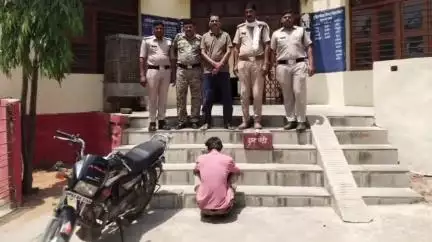 निवाड़ी: सिमरा पुलिस ने 10 घंटे में शिव मंदिर में चोरी हुई दान पेटी और मोटरसाइकिल के आरोपी को किया गिरफ्तार