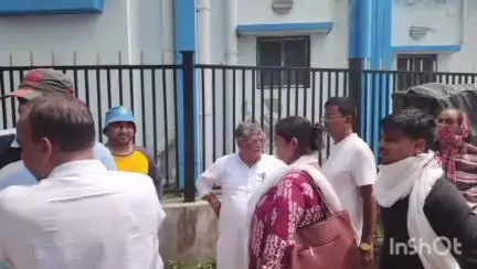 চুঁচুড়া-মগরা: ময়না তদন্তের পর সুরিন্দারের দেহ পরিবারের হাতে তুলে দিল হাসপাতাল কর্তৃপক্ষ এমনই ছবি চুঁচুড়ায় উপস্থিত বিধায়ক
