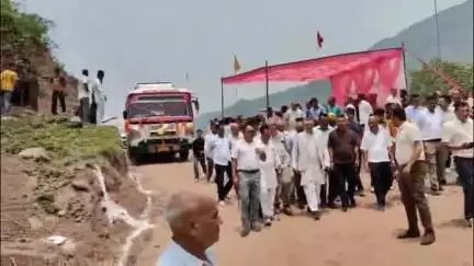 नाहन: विधायक अजय सोलंकी ने धीड़ा से मोरियों-नदाली-नियोंन सड़क का लोकार्पण किया, 4 करोड़ से बनी सड़क जनता को समर्पित