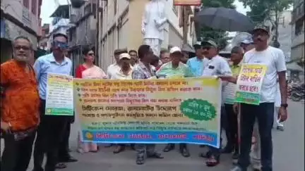রানাঘাট ১: স্মার্ট মিটার বসানোর প্রতিবাদ সহ বেশ কয়েকটি বিষয়ে বিদ্যুৎ দপ্তরের বিরুদ্ধে রানাঘাটে প্রতিবাদ মিছিল সিটিজেন ফোরামের