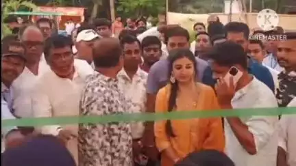 বিষ্ণুপুর ২: সাজুয়া বইমেলা মাঠে সবুজ সংঘের পক্ষ থেকে ঈদ উৎসব ও সম্প্রীতির মেলার উদ্বোধন করলেন নবকুমার বেতাল