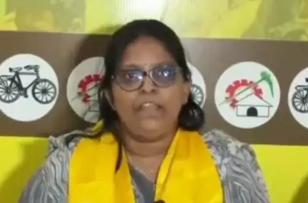 అమరావతిని వేశ్యల రాజధాని అన్న వైసిపి పేటీఎం బ్యాచ్ పై ఆగ్రహం వ్యక్తం చేసిన ఒంగోలు టిడిపి మహిళా నాయకురాలు పావని