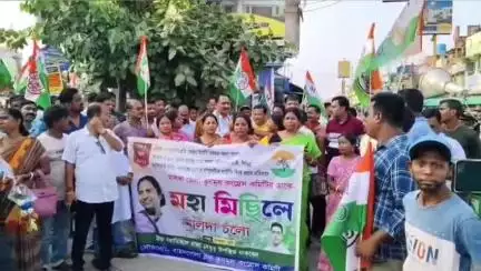 বামনগোলা: জেলা তৃণমূল কংগ্রেস কমিটির ডাকে মহা মিছিল উপলক্ষে বামন গোলা ব্লক TMC উদ্যোগে পথসভার মধ্যে দিয়ে মিছিল কর্মসূচি হয়