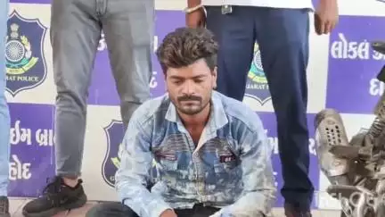 દાહોદ: આરટીઓ ચેક પોસ્ટ પર હત્યા ની ઘટનાનો પોલીસે ભેદ ઉકેલ્યો આરોપીને ઝડપી વધુ તપાસ હાથ ધરી એસપી આપી માહિતી