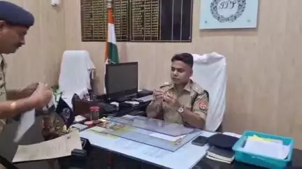गाज़ीपुर: गाजीपुर पुलिस की अनूठी पहल, चौकी प्रभारियों को मिले स्थायी CUG नंबर, अब शिकायतों का होगा त्वरित समाधान