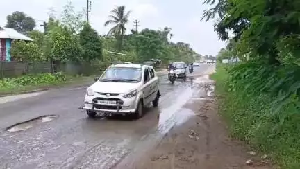 বিশালগড়: চড়িলাম বিদ্যালয়ের সামনে জাতীয় সড়কের বেহাল দশা,মৃত্যুর প্রহর গুনছে এলাকাবাসী #jansamasya