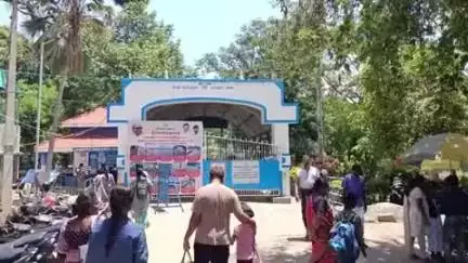 கோபிசெட்டிபாளையம்: கொடிவேரி அணையில் விடுமுறை நாள் என்பதால் கூட்டம் அலைமோதியது