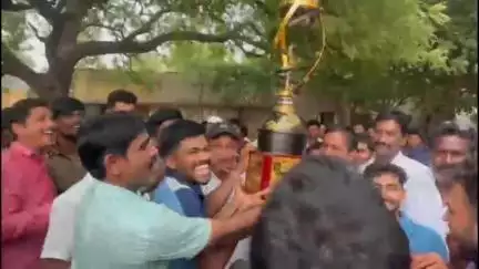 పాణ్యం మండల కేంద్రంలో నిర్వహించిన  జాతీయస్థాయి క్రికెట్ పోటీలో ఓజీ లెవెన్స్ విజయం