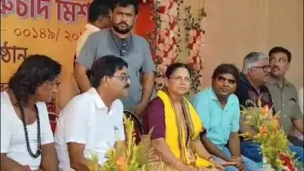 চাকদা: তোমরা আমাকে রক্ত দাও আমরা তোমাদের নাগরিকত্ব দেবো! চাকদার ধোনিচায় এসে বললেন রাজ্যসভার TMC সাংসদ মমতা বালা ঠাকুর