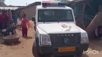 रॉबर्ट्सगंज: परनी गांव में दिल्ली कमाने गए युवक का शव पहुंचा, परिजनों ने एम्बुलेंस को रोककर मुआवजे की मांग की