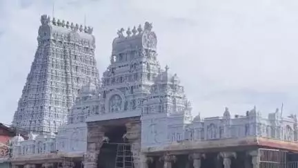 திருச்செந்தூர்: வைகாசி விசாகத் திருவிழாவை முன்னிட்டு சாகுபுரம் டிசி டபிள்யூ பகுதியில் இருந்து பாதயாத்திரை பக்தர்களுக்கு அடையாள அட்டை வழங்கப்படும்