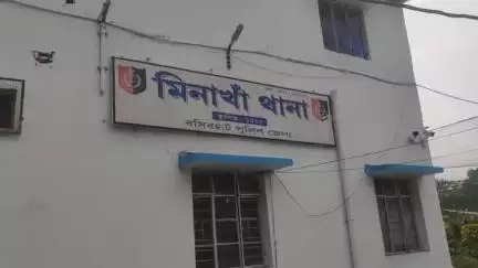 মিনাখাঁ: দুর্ঘটনার অভিযোগে চৈতল এলাকা থেকে এক যুবককে আটক করল মিনাখা থানার পুলিশ