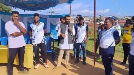 ಸೋಮವಾರಪೇಟೆ: ಸೋಮವಾರಪೇಟೆಯಲ್ಲಿ ಯಂಗ್ ಸ್ಟಾರ್ ಸೀಸನ್ -3 ಕ್ರಿಕೇಟ್ ಪಂದ್ಯಾವಳಿ ಉದ್ಘಾಟಿಸಿದ ಶಾಸಕ ಮಂತರ್ ಗೌಡ