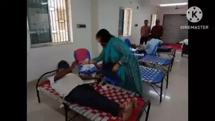 বাঁকুড়া ১: স্বর্গীয় কালিপদ পাত্র মহাশয় এর পূর্ণ স্মৃতিতে জুনবেদিয়া এলাকায় স্বেচ্ছায় রক্তদান শিবির