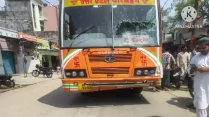 मिलक: मेहंदीपुर गांव के पास रोडवेज बस ने ई-रिक्शा को टक्कर मारी, ई-रिक्शा सवार 5 घायल, सभी को हायर ट्रीटमेंट के लिए किया रैफर
