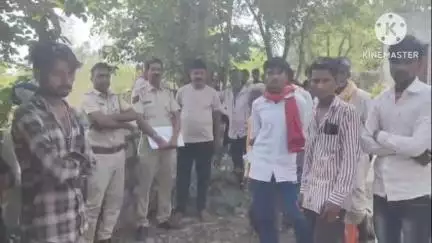 बकानी: बकानी क्षेत्र के कुशलपुरा गांव में एक युवक ने अज्ञात कारणों के चलते की खुदकुशी, पुलिस ने शव परिजनों को सौंपा