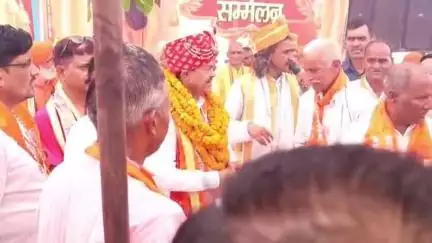 बिल्सी: गुधनी गांव में यज्ञ महोत्सव कार्यक्रम में पहुंचे केंद्रीय मंत्री बीएल वर्मा, लोगों ने किया भव्य स्वागत