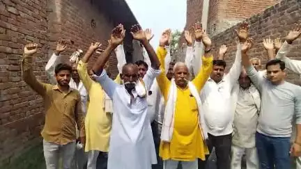 सहसवान: दहगवां के दांदरा में कई वर्षों सें सड़क पर कीचड़ व जलभराव, ग्राम प्रधान की मौजूदगी में लोगों ने किया विरोध #jansamasya