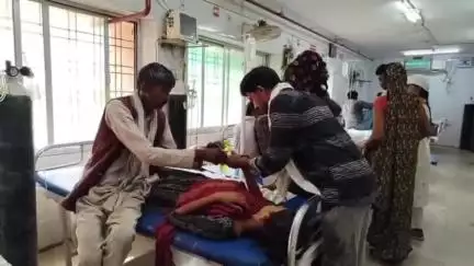 महोबा: कैमाहा गांव में 15 वर्षीय किशोरी ने खाया जहरीला पदार्थ, गंभीर हालत में अस्पताल में कराया गया भर्ती