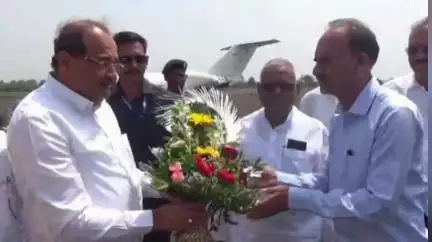 अकोला: जलसंपदा मंत्री डॉ.राधाकृष्ण विखे पाटील यांचे अकोला विमानतळावर स्वागत