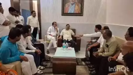 कळंब: आदिवासी विकास मंत्री तथा आमदार अशोक उईके यांनी अचलपूर येथील भाजप कार्यकर्त्यांच्या जाणून घेतल्या समस्या