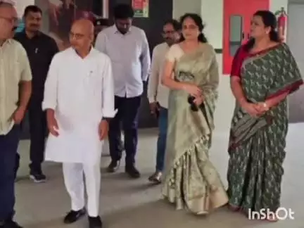 ಬೀದರ್: ನಗರದ ಜ್ಞಾನಸುಧ ಆಯುರ್ವೇದ ಆಸ್ಪತ್ರೆಗೆ ವೈದ್ಯಕೀಯ ಶಿಕ್ಷಣ ಸಚಿವ ಡಾ.ಶರಣಪ್ರಕಾಶ್ ಪಾಟೀಲ್ ಭೇಟಿ