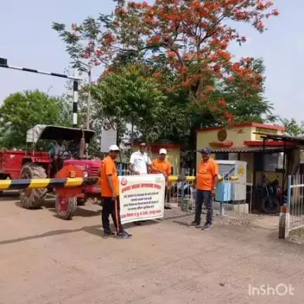 बालोद: बालोद में अंतर्राष्ट्रीय समपार (फाटक) दिवस पर चल रहा सघन जागरुकता अभियान, रेलवे फाटक के पास पहुंची टीम
