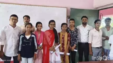 कौआकोल: कौवाकोल के इंटर विद्यालय में रविवार को NITN द्वारा 11वीं और 12वीं कक्षा के विद्यार्थियों की परीक्षा का आयोजन