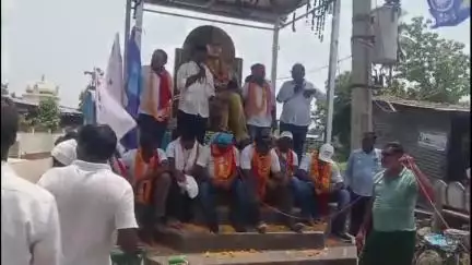 వైరా: కొనిజర్ల మండలానికి చేరుకున్న డివైఎఫ్ఐ సైకిల్ యాత్ర